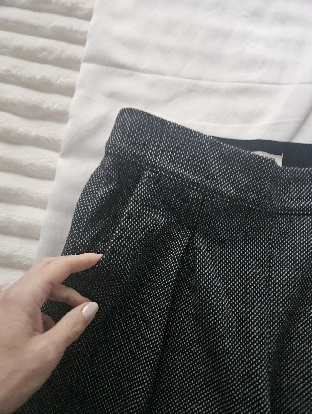 Micro-Pattern Dress Pants - Picture 4 of 7
